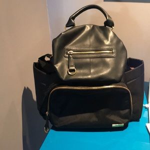 The best diaper bag! Like new!!